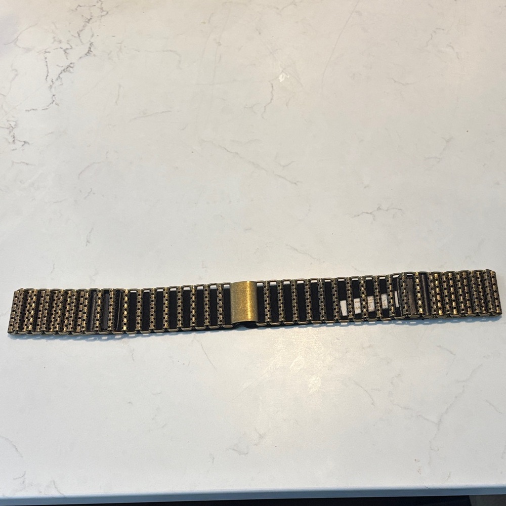 Rare Betsey Johnson Metal with Stretch Back‎ Belt